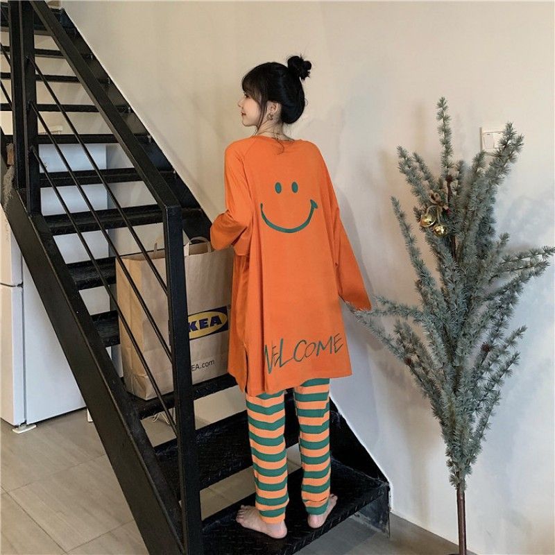 Take a live photo of South Korea 2020 spring and Autumn New Women's loose and versatile smiley face printed pajamas
