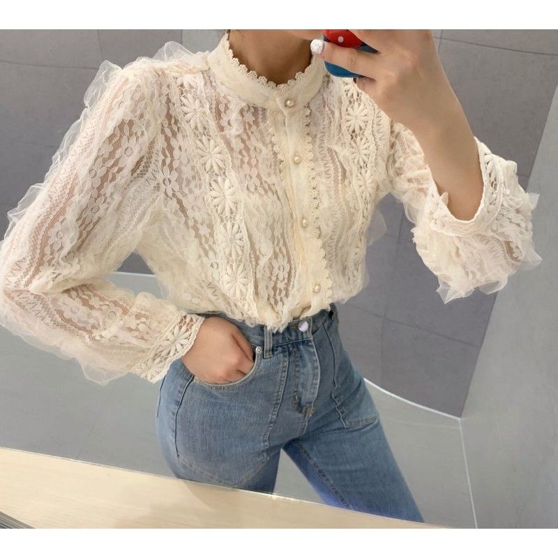 Cross border source of goods: East Gate, South Korea new women's sweet age reducing Lace Crochet splicing shirt in autumn and winter 2019