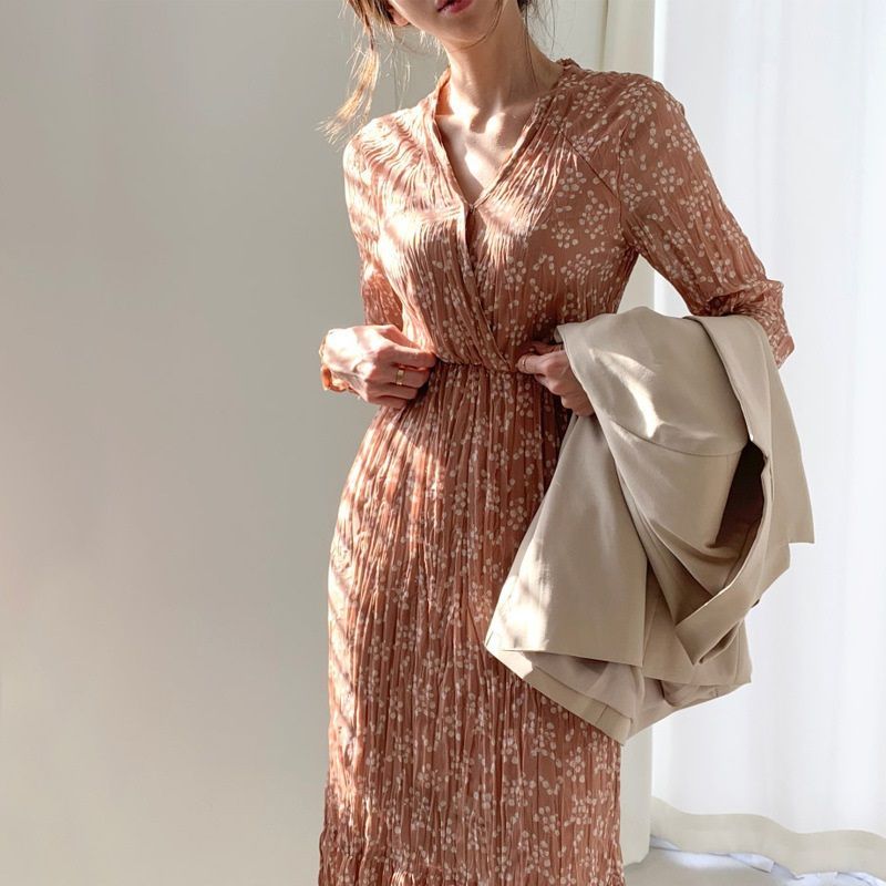 Spot cross-border supply 2020 East Gate early spring chic pleated Floral Chiffon V-neck dress
