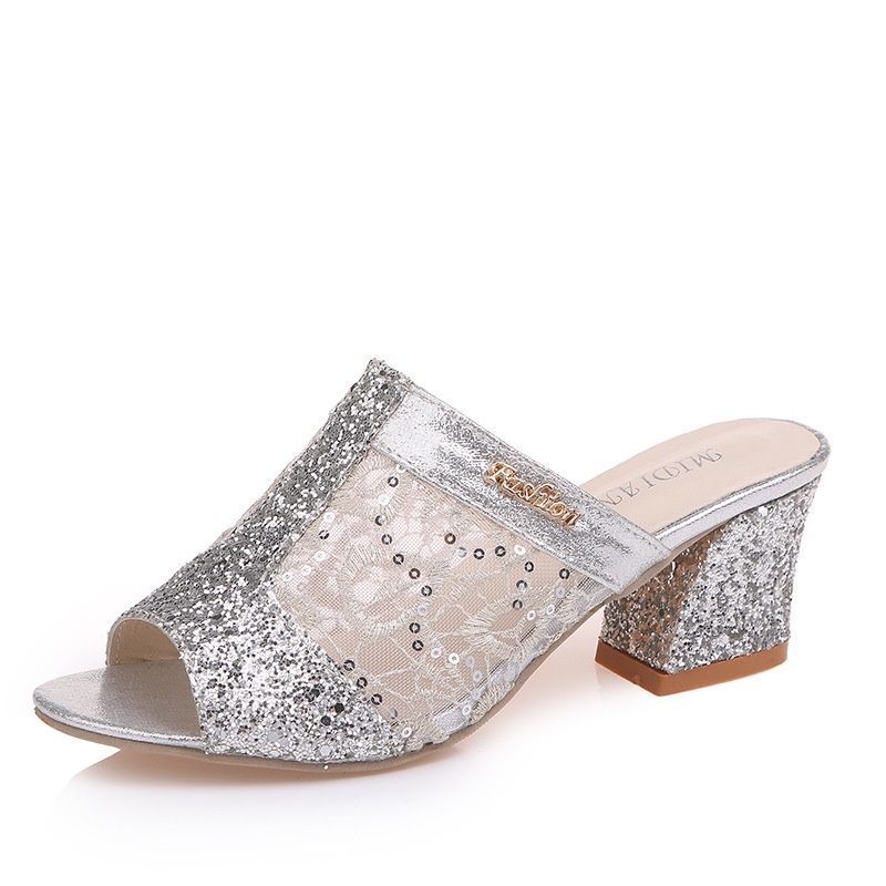 2020 spring and summer fashion slippers with a word in the middle and a word with cool drag mesh thick heel sandals sequins women's large foreign trade sandals